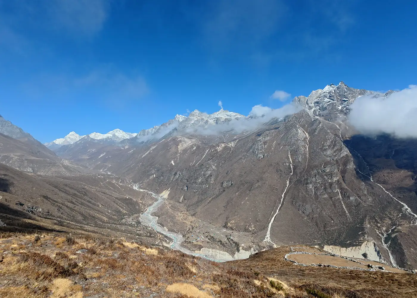 Himalayan peaks in the Khumbu valley